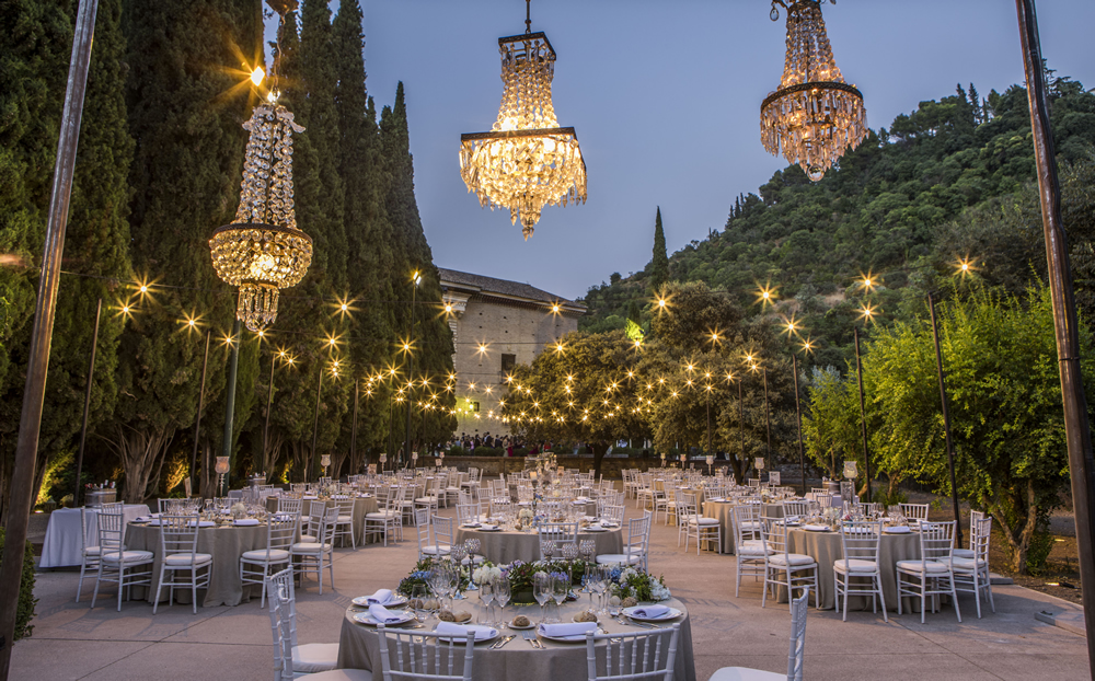 A perfect Wedding in Palacio de los Cordova in Granada, Spain